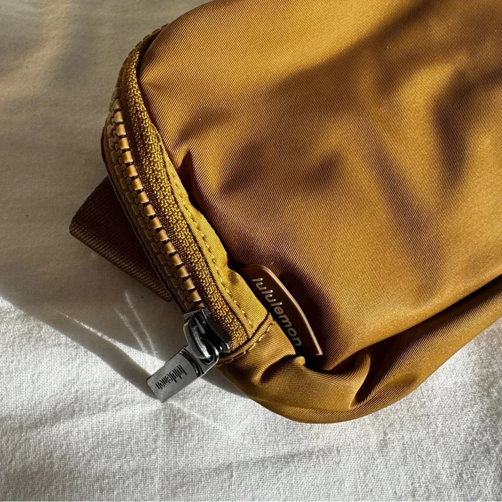🆕🤎 Lululemon Everywhere Belt Bag Burnt Caramel